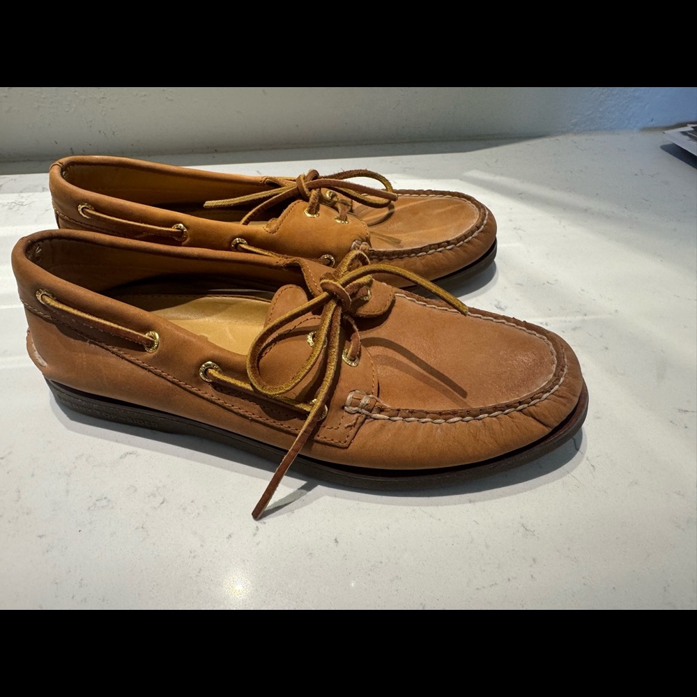 Slightly used Sperry loafer size 9.5